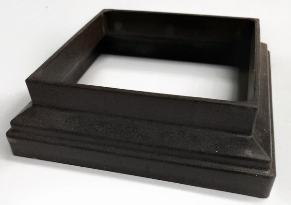 Декоративная рамка для столба из дерева и пластика