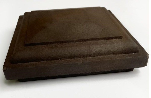 Крышка для столба из дерева и пластика