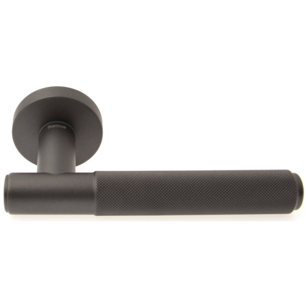 Дверная ручка на круглой розетке 335 City бронза затемненная, материал Латунь, отделка Бронза, 150*52 мм