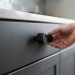 Ручка кнопка SYSTEM SY1990 0026 AL6, материал Алюминий, цвет Чёрный, отделка Черный, 20*d=27 мм