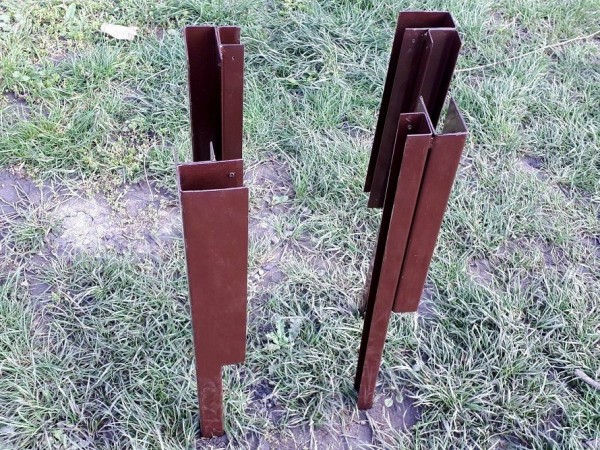 Угловой металлический элемент 90° для доски 225х30 мм Holzhof