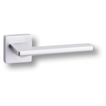 Дверная ручка на квадратной розетке SARP HA209RO11 CBM, материал Замак, отделка Хром, 154*52*66 мм