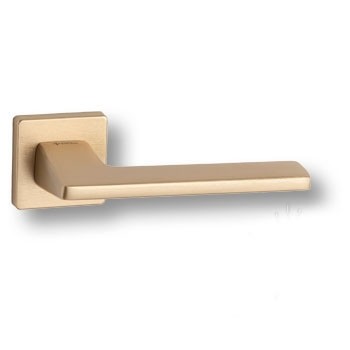 Дверная ручка на квадратной розетке ZETTA HA194RO11 ELX5, материал Замак, отделка Латунь, 152*52*64 мм