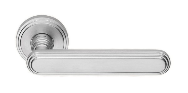 Дверная ручка на круглой розетке "CHIC" CS 1670/004, материал Латунь, отделка Хром, 149*53 мм