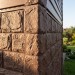 Угол фасадного сайдинга «Камень крупный» коричневого цвета