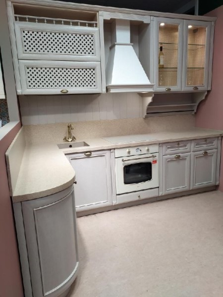 Kуxoнный гapнитуp Apинa